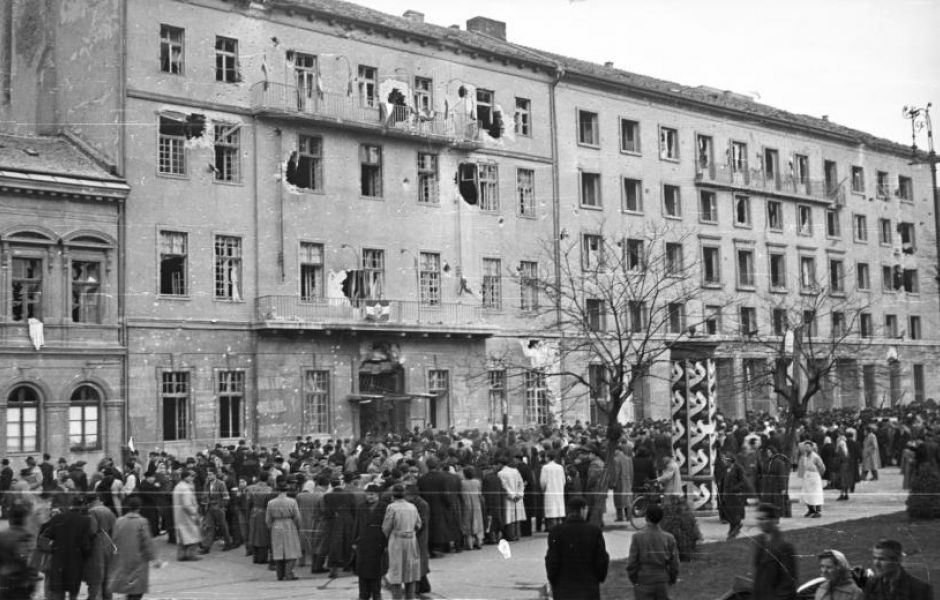 1956: sortüzek és lincselések Budapesten