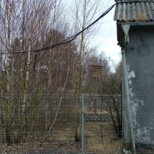 A háttérben egy őrtorony (2012)