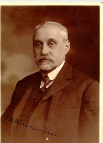 Dr. Hirschler Ignác, rabbi, vallástamár, kongresszusi képviselő, Pest