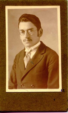 Dr. Waldapfel József, az Országos Rabbiképző Intézet tanára