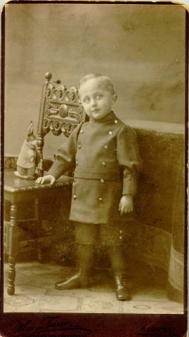 Hochstaedter (Hódosi) Antal gyerekkori képe, 1910