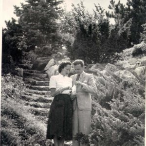 Hochstaedter Bora férjével a Szabadság-hegyi Vörös Csillag Üdüloben, 1949. augusztus