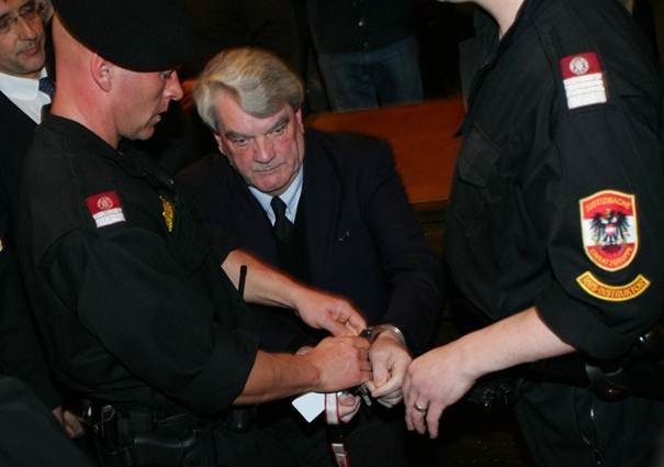 David Irvinget Ausztriában tartóztatták le a holokauszt tagadása miatt