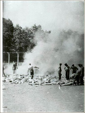 Birkenau, 1944 nyara: a Sonderkommando az égetőgödröknél