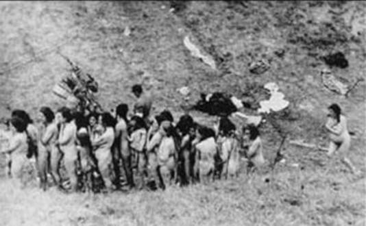 Ukrajna, 1942: meztelen zsidó nők és gyermekek kivégzése a mizoczi gettóból