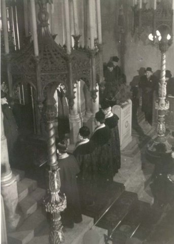 Istentisztelet a Dohány utcai zsinagógában a gettó felszab. 10. évfordulóján, 1955