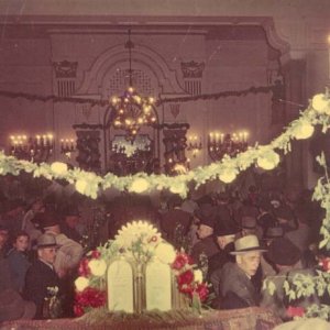 Tóra avatási ünnepség a Csáky utcai (Hegedus Gy. u.) zsinagógában, 1955. május 27.
