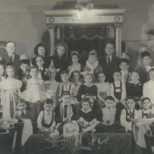 Purim Pécsen, rabbi: Schweitzer József, 1950-es évek