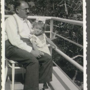 Édesapával, 1933. augusztus