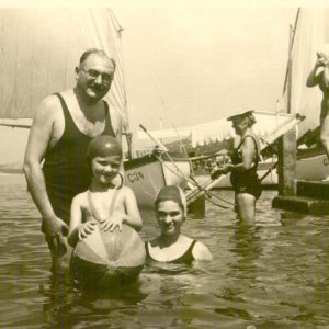 Cirkvenica, vitorlás előtt a vízben, 1936. június 18.